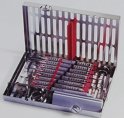   单层8支装带隔器械盒 外部尺寸5.5″×8″×1.25″(140mm×203mm×32mm)
