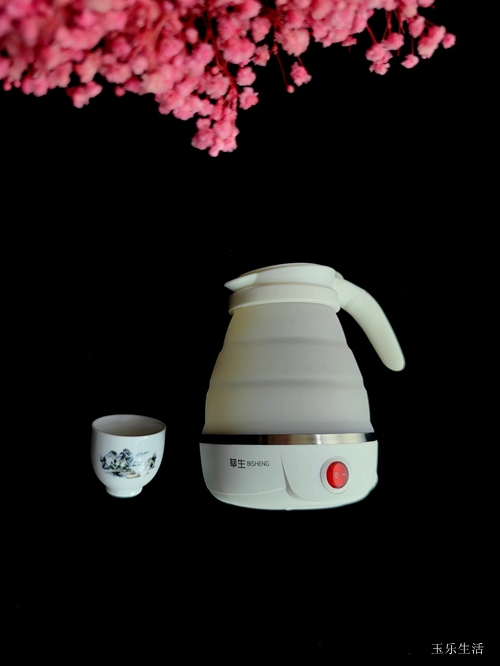 毛不易新歌《小空》一壶清茶寄山水，一颦一笑映杯中
